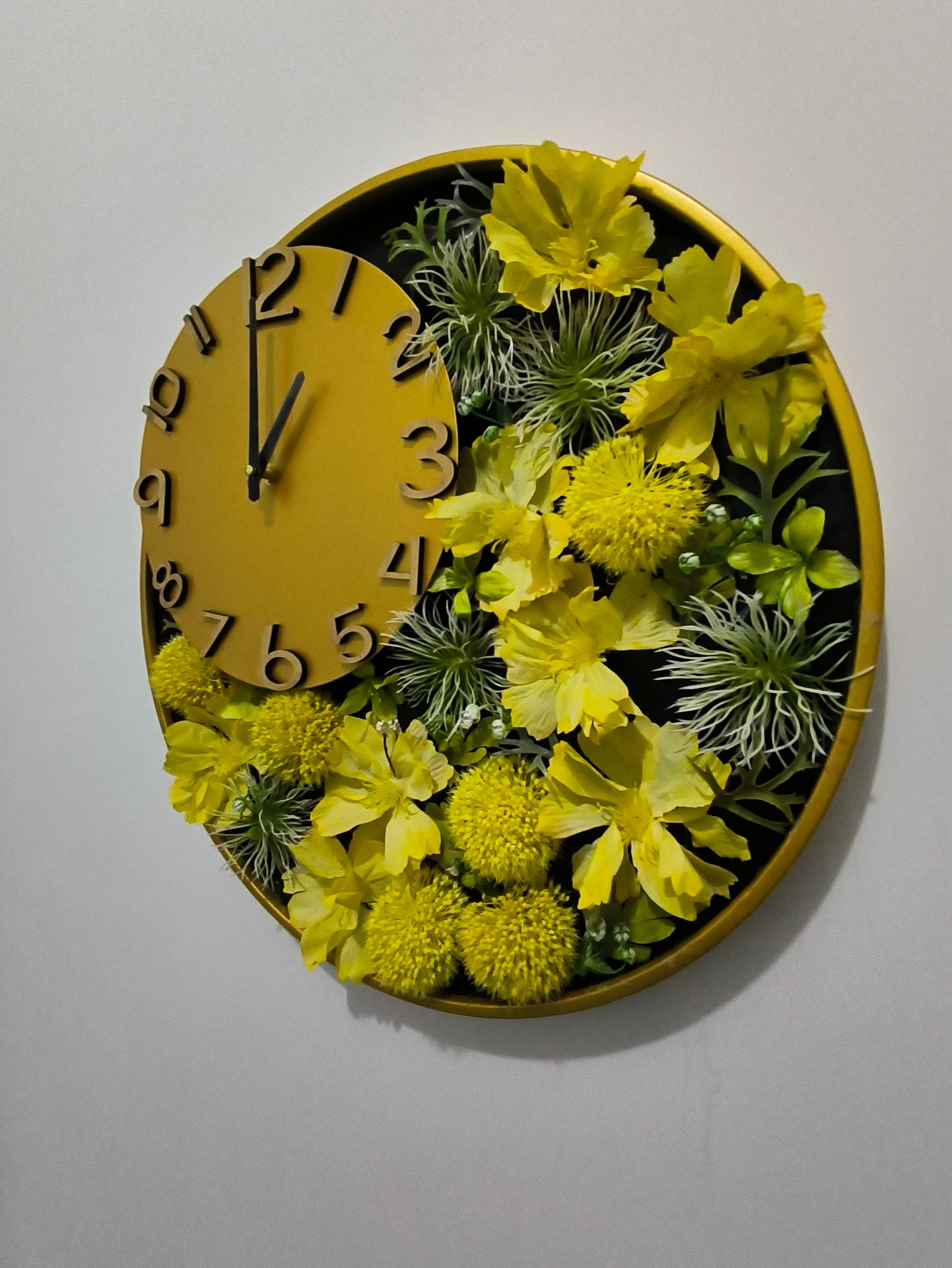 Luxury Botanical Floral Wall Clock – Handmade Marigold & Cosmos Art Decor Clock
